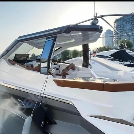 Πλωτό κατάλυμα Mrsmerima